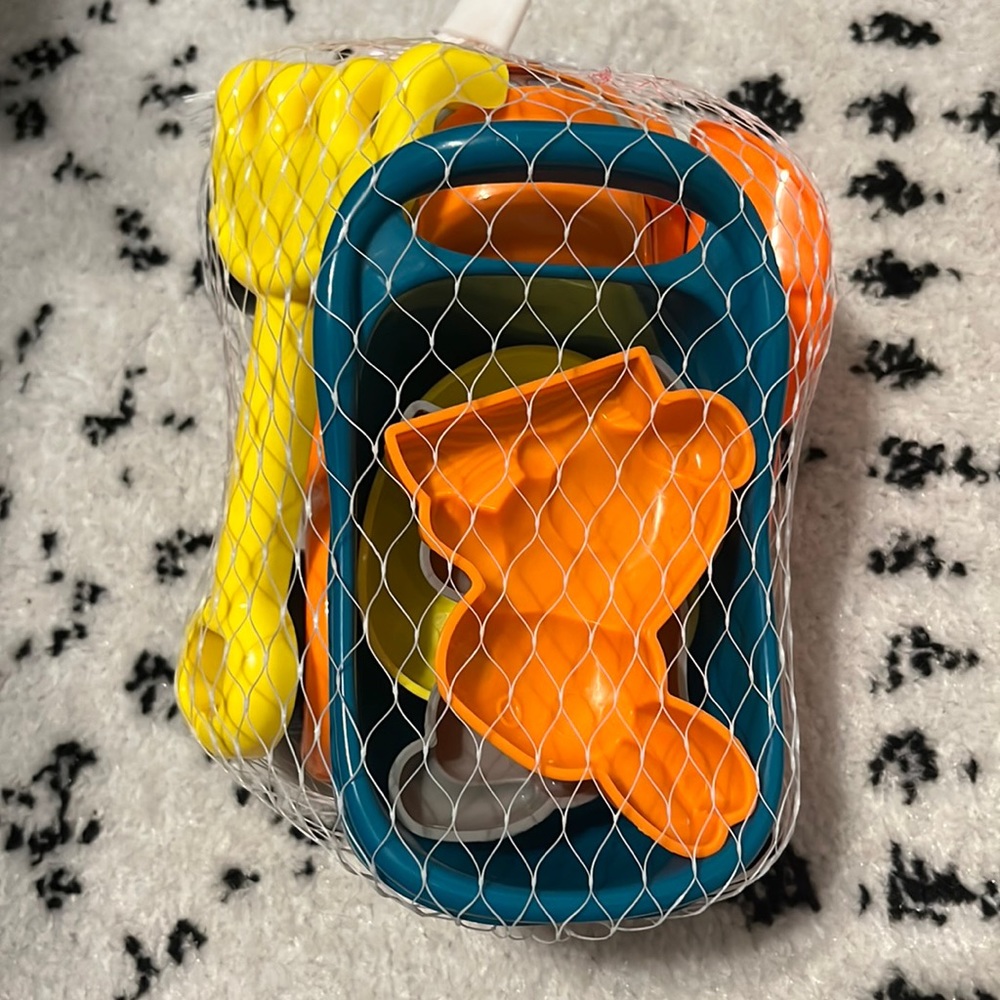 Beach/ pool toys